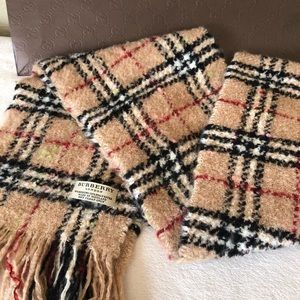 Burberry Nova Check Merino Boucle Fringe Scarf Aut